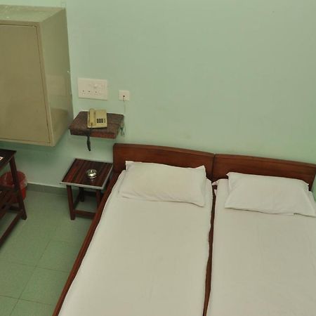 Valli Hotel Танджавур Экстерьер фото
