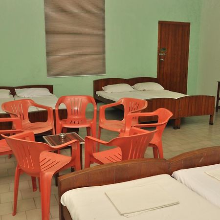 Valli Hotel Танджавур Экстерьер фото