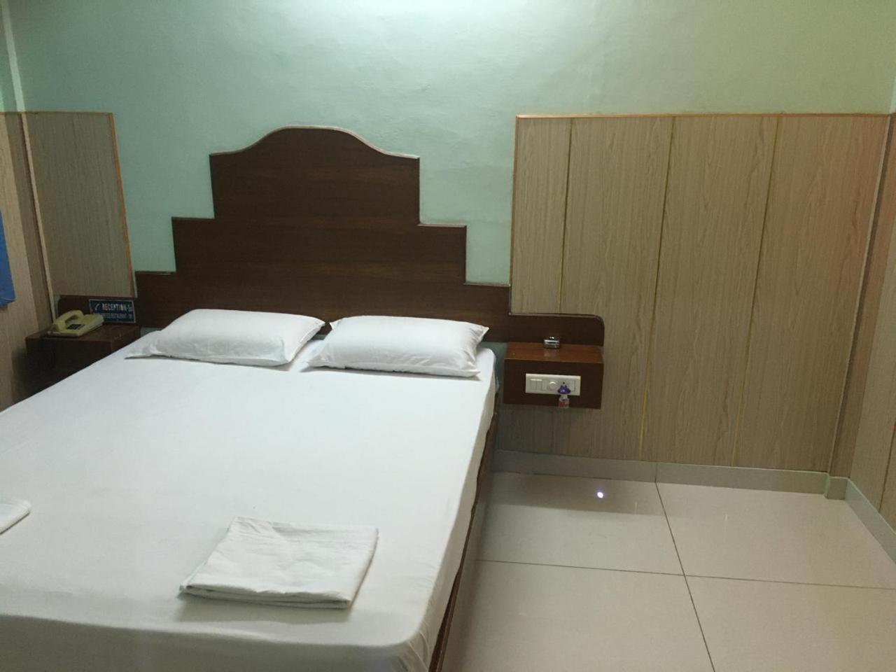 Valli Hotel Танджавур Экстерьер фото