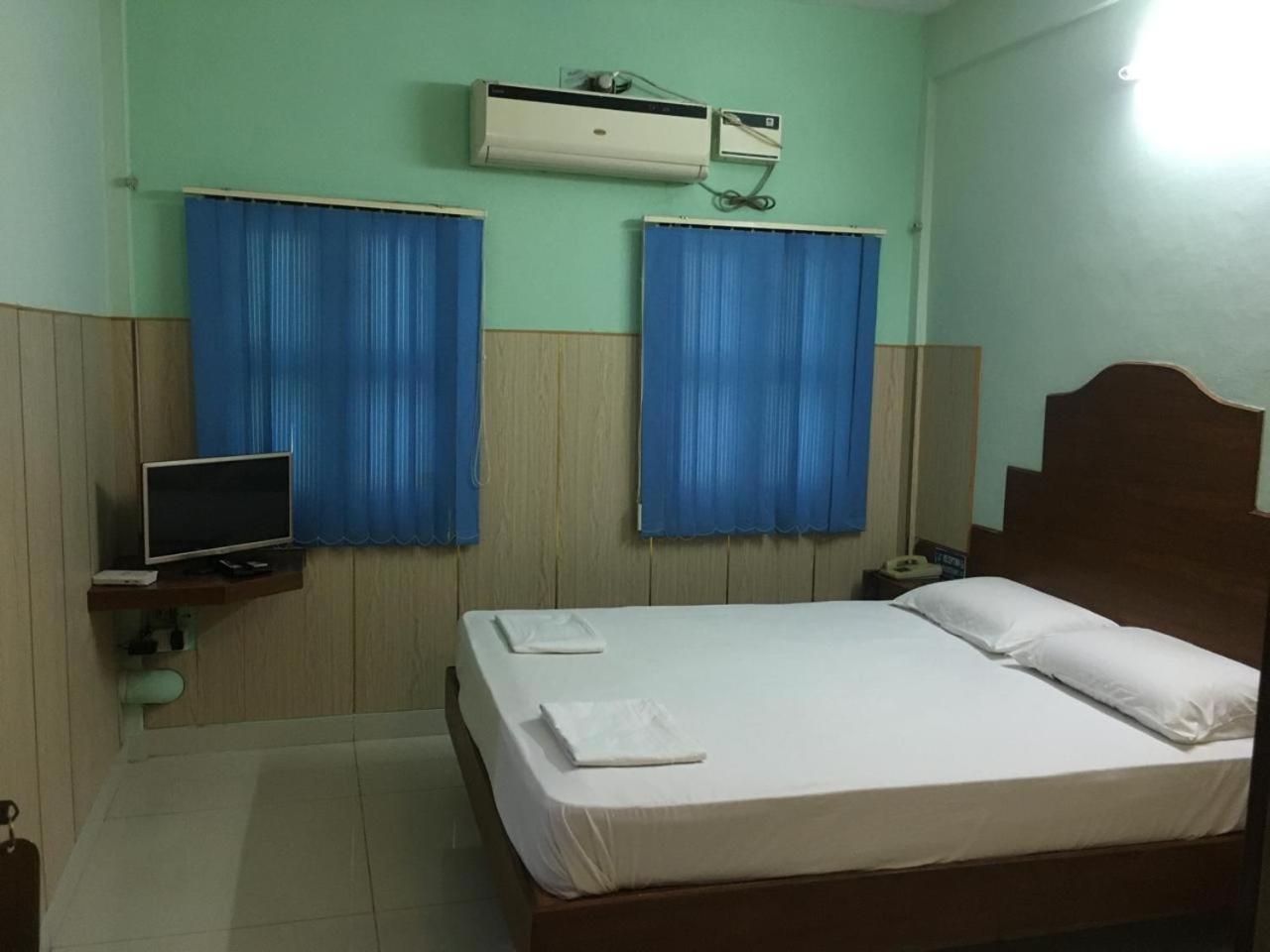 Valli Hotel Танджавур Экстерьер фото